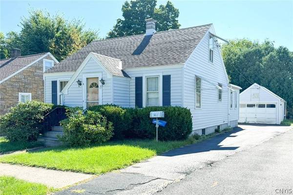 8 Dexter ST, Whitesboro, NY 13492