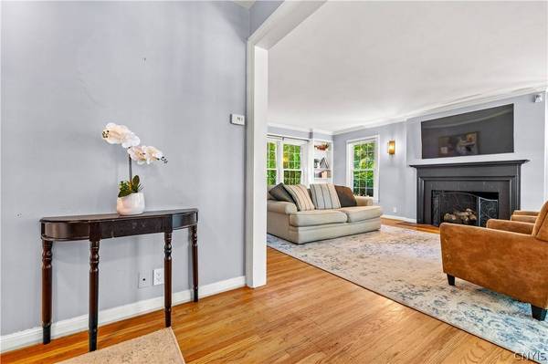 30 Jordan RD, New Hartford, NY 13413