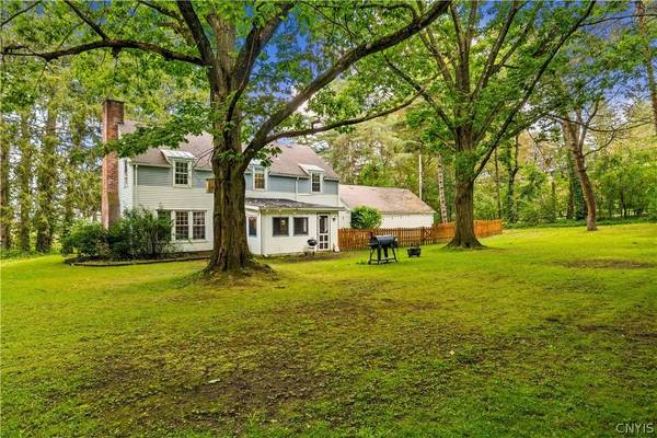 30 Jordan RD, New Hartford, NY 13413