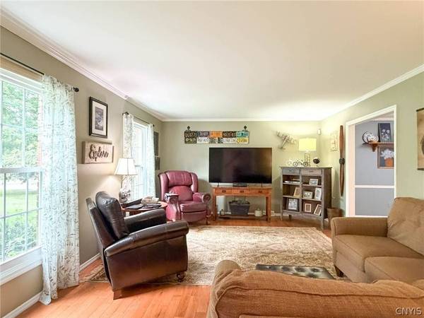269 Higby RD, New Hartford, NY 13413