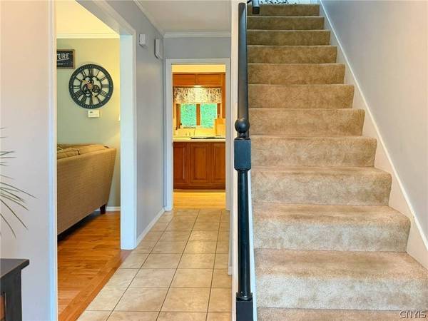 269 Higby RD, New Hartford, NY 13413