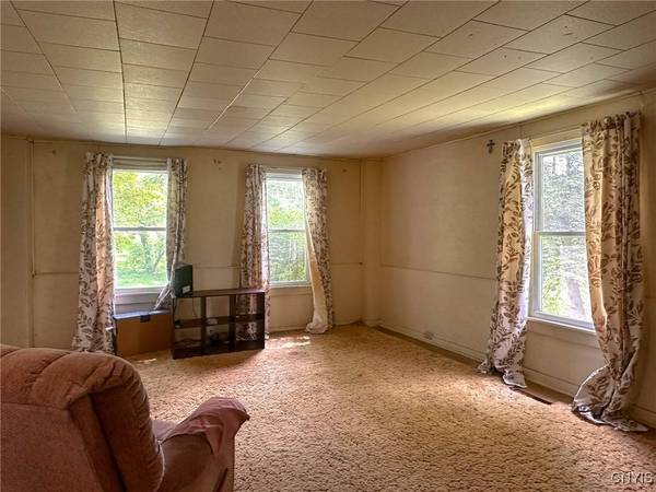 9067 Main ST, Brookfield, NY 13418