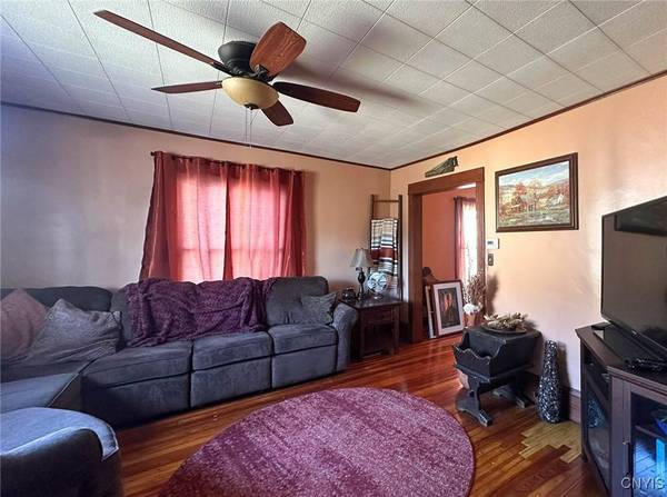 3 Glendale PL, Herkimer, NY 13350