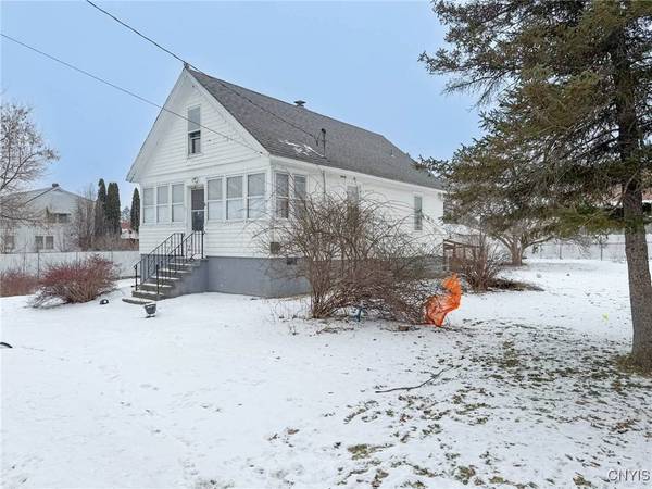 16 1st ST, Yorkville, NY 13495
