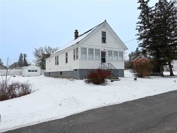 16 1st ST, Yorkville, NY 13495