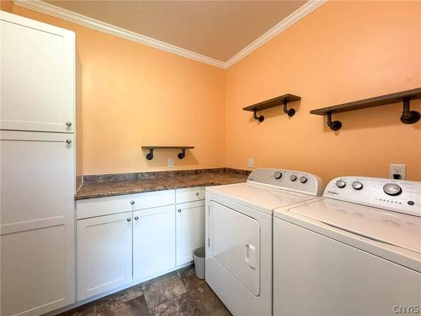 9435 Sessions RD, Sauquoit, NY 13413
