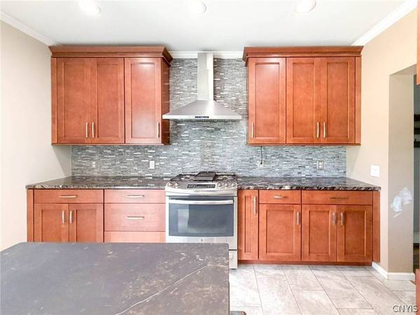 9435 Sessions RD, Sauquoit, NY 13413