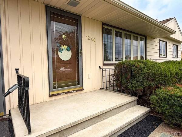 1206 Kiniry ST, Utica, NY 13501