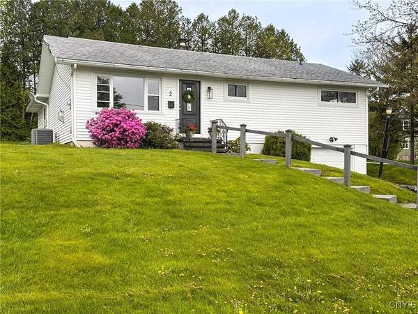 2 Claridge CT, New Hartford, NY 13413