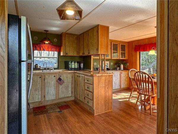 1 Pheasant RD, Clayville, NY 13323