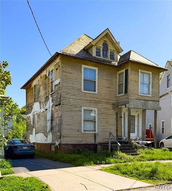 28 Noyes ST, Utica, NY 13502