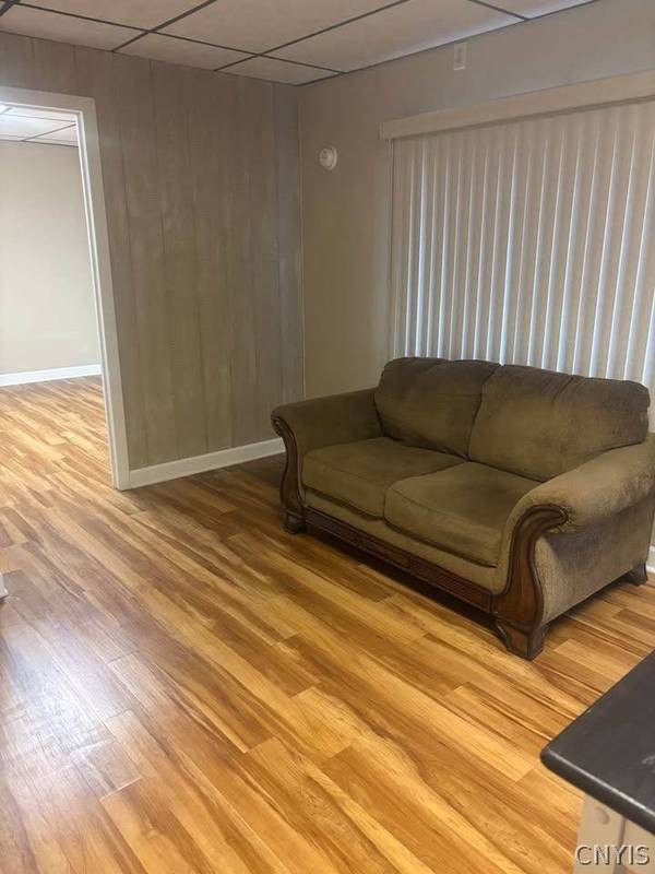 8 Clinton ST, New York Mills, NY 13417