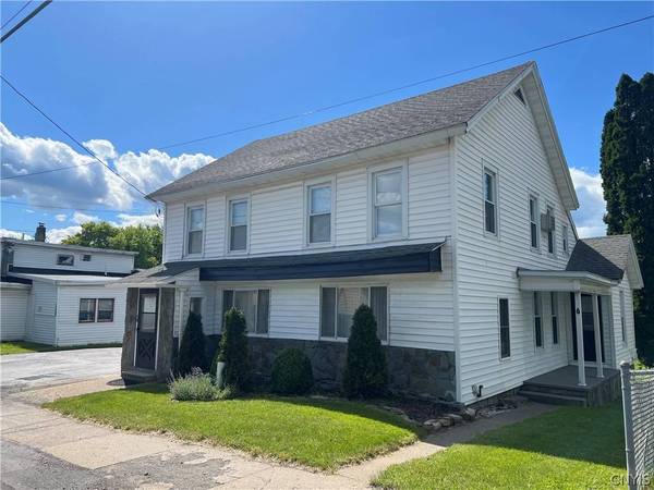 8 Clinton ST, New York Mills, NY 13417