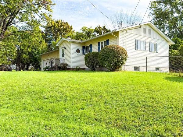 43 Hollywood DR, Whitesboro, NY 13492