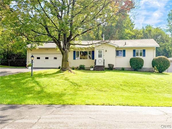 43 Hollywood DR, Whitesboro, NY 13492