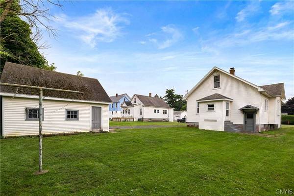 26 7th ST, Yorkville, NY 13495