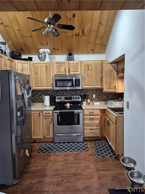 4 School ST, Vernon, NY 13476
