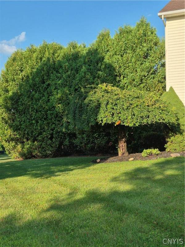 110 Cedarcrest LN, Oneida, NY 13421