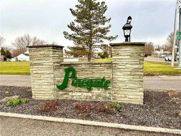 8408 Sutcliffe DR, Liverpool, NY 13090