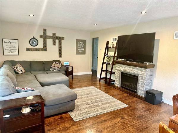 407 Pleasant ST, Utica, NY 13501