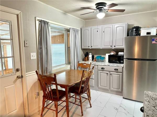 402 Northrup DR, Utica, NY 13502