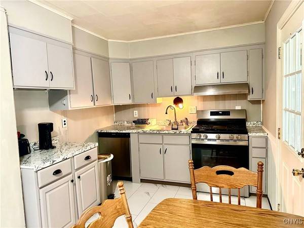 402 Northrup DR, Utica, NY 13502