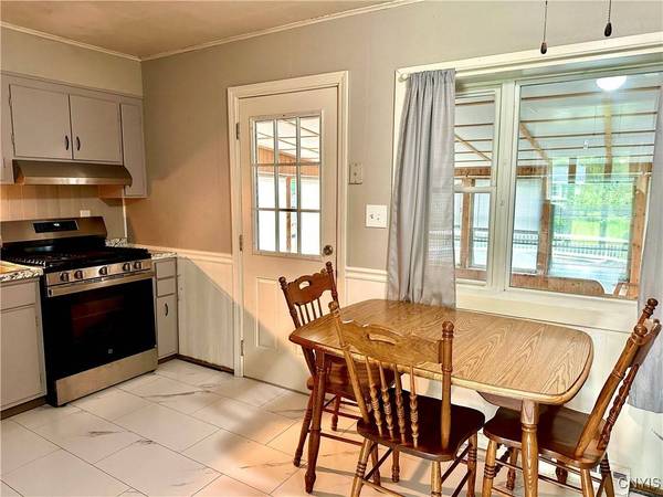 402 Northrup DR, Utica, NY 13502