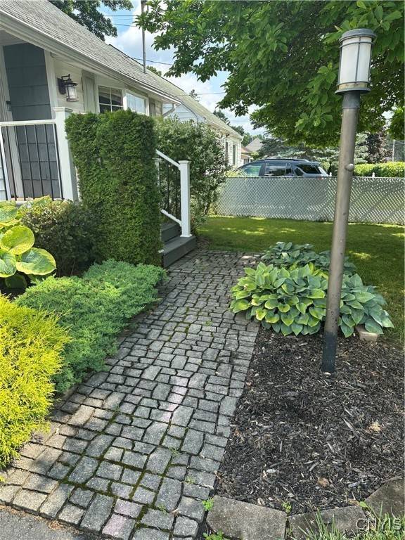 22 Burr AVE, New York Mills, NY 13417