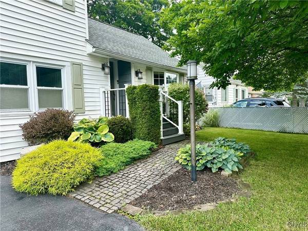 22 Burr AVE, New York Mills, NY 13417