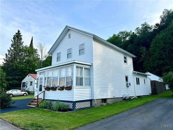 41 Foster ST, Whitesboro, NY 13492