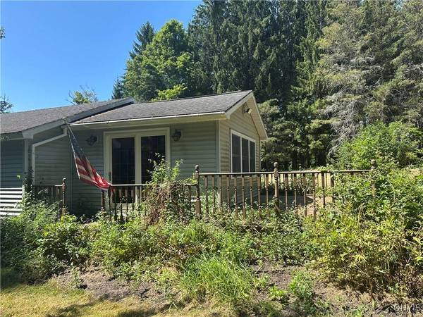 8815 Paris Hill RD, Sauquoit, NY 13456