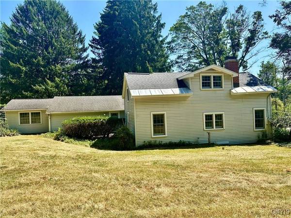 8815 Paris Hill RD, Sauquoit, NY 13456