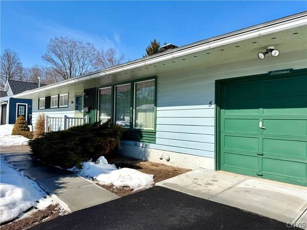 5 Huxford PL, Whitesboro, NY 13492
