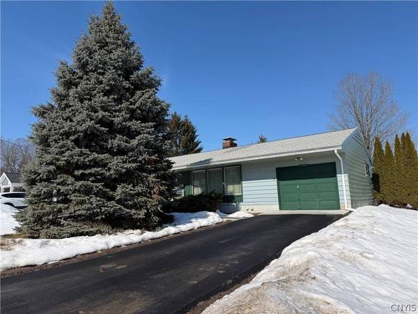 5 Huxford PL, Whitesboro, NY 13492