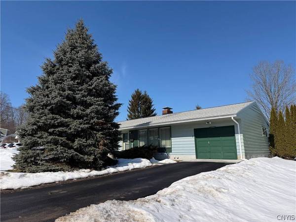 5 Huxford PL, Whitesboro, NY 13492