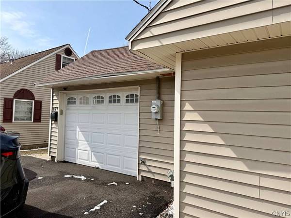 427 Van Roen RD, Utica, NY 13502