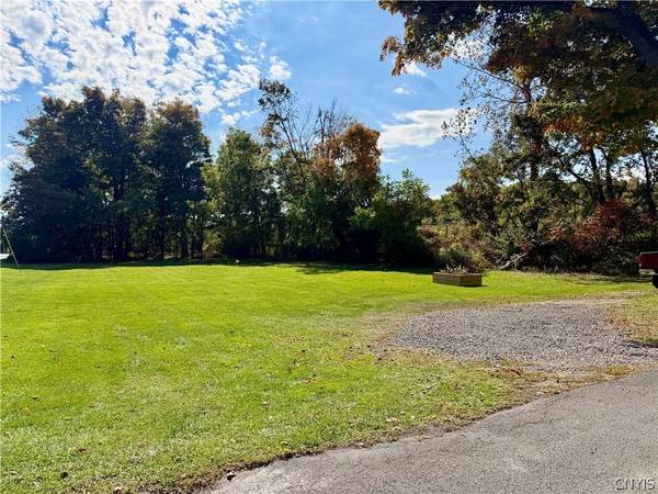 3761 Oneida ST, New Hartford, NY 13413