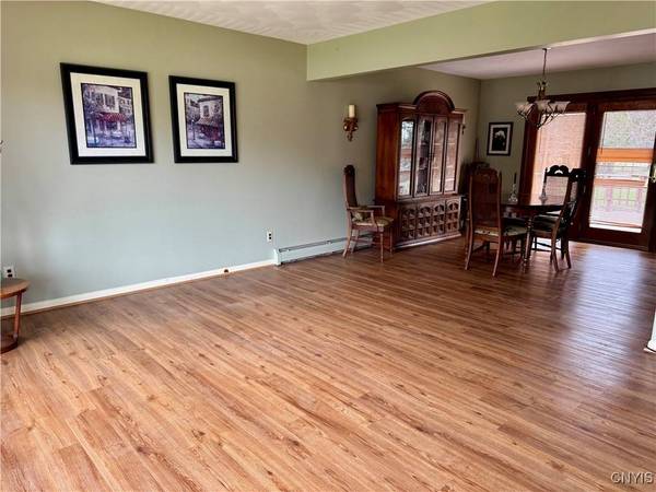 5836 Linda DR, Marcy, NY 13403