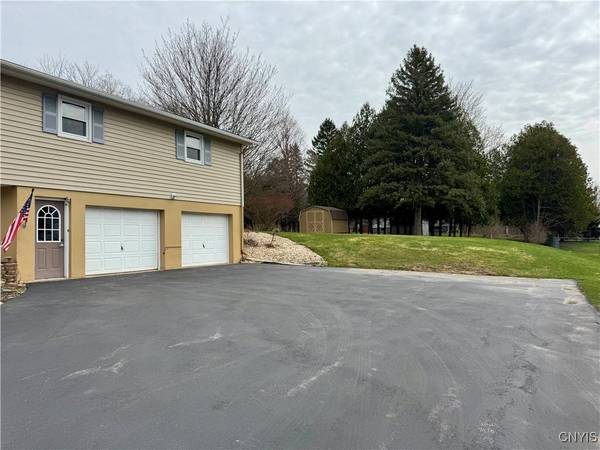 5836 Linda DR, Marcy, NY 13403