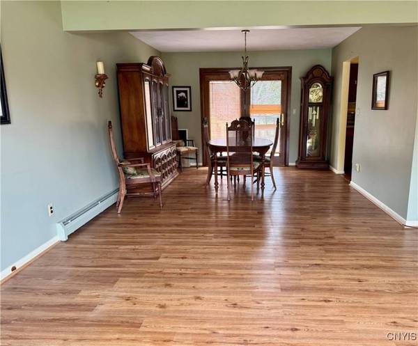 5836 Linda DR, Marcy, NY 13403