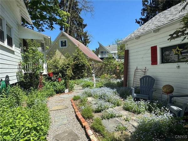 177 Sanford AVE, Clinton, NY 13323