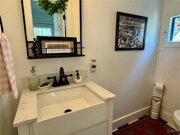 177 Sanford AVE, Clinton, NY 13323