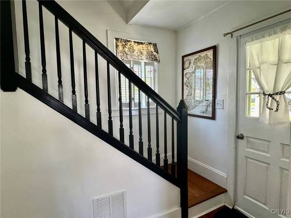 177 Sanford AVE, Clinton, NY 13323