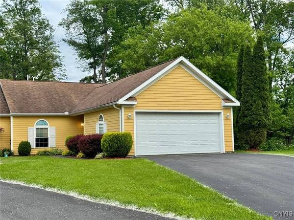 25 Fair Meadow LN, Clinton, NY 13323