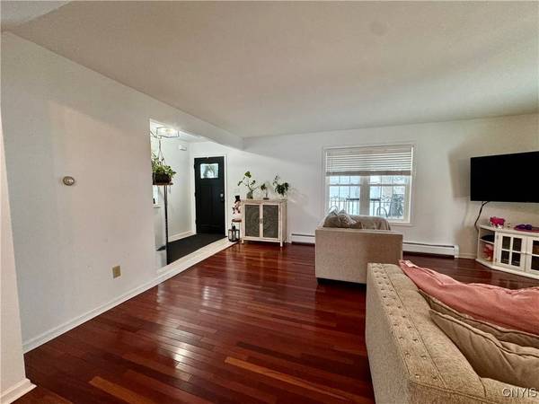 244 Thieme PL, Utica, NY 13502