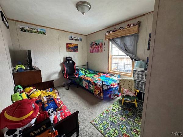 2179 Skyline DR, Oriskany Falls, NY 13425
