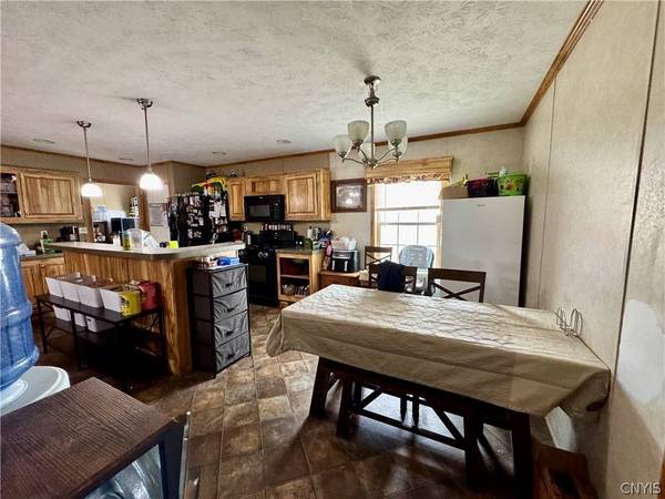 2179 Skyline DR, Oriskany Falls, NY 13425