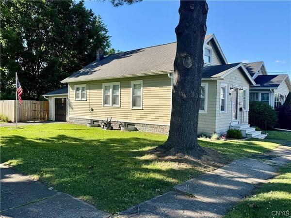 1028 Tabor PL, Utica, NY 13502