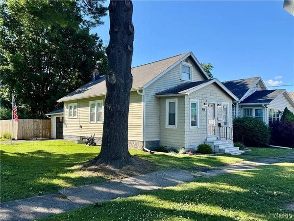 1028 Tabor PL, Utica, NY 13502