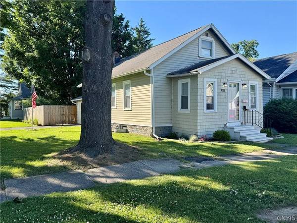 1028 Tabor PL, Utica, NY 13502